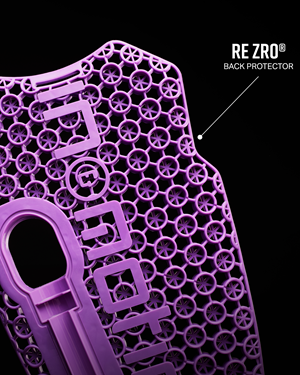 ReZro®-Rückenprotektor ReZro®-Rückenprotektor von In&motion_schwarzer Hintergrund.